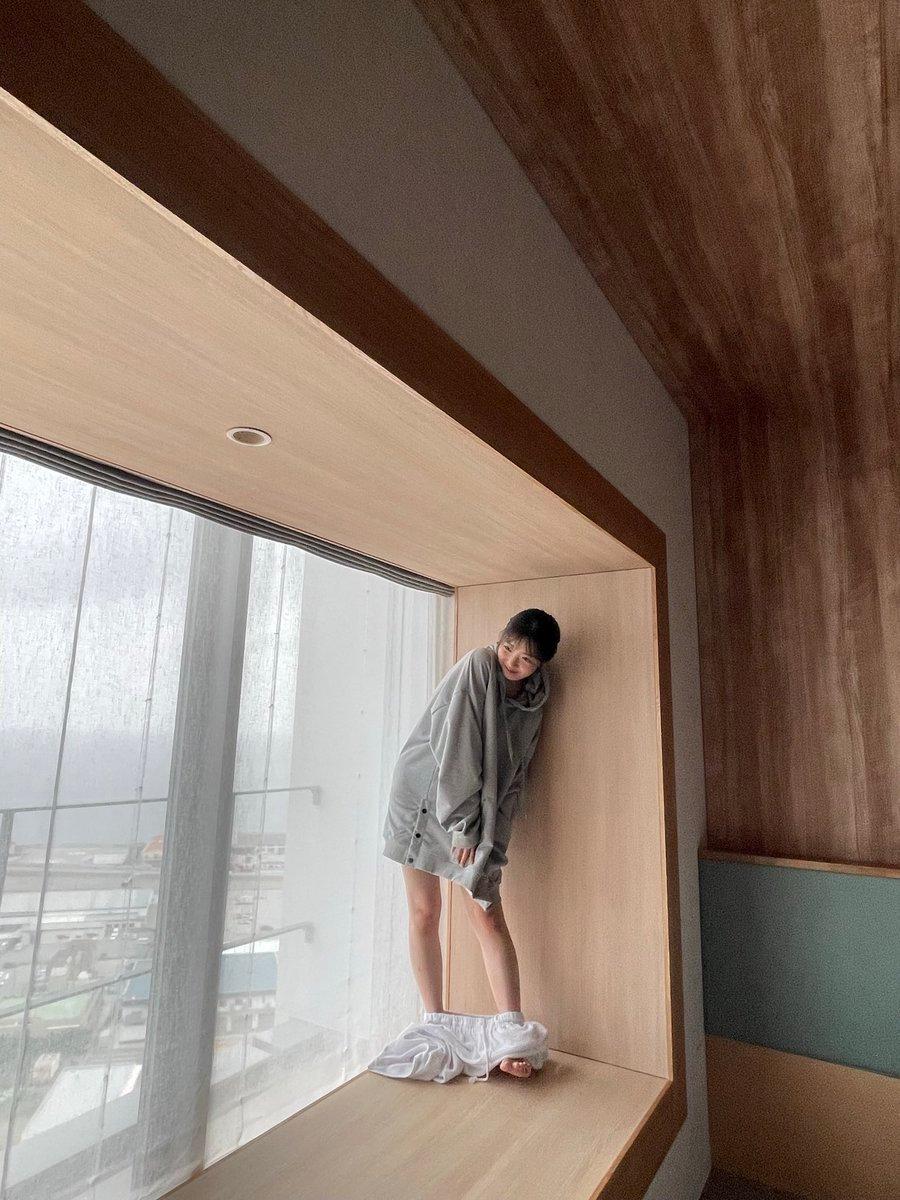 山岸理子写真集GR電子版！つばきファン今すぐ携帯で